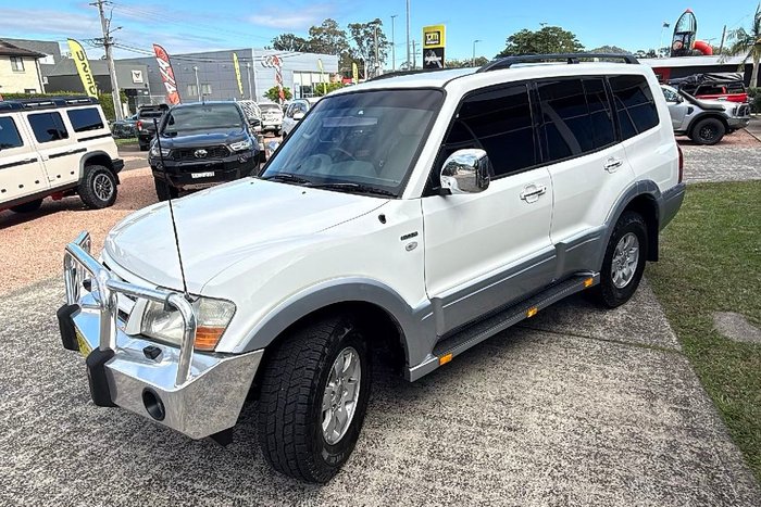 2004 Mitsubishi Pajero GLS