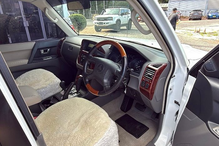 2004 Mitsubishi Pajero GLS