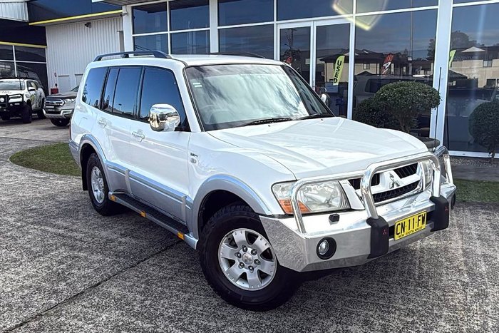 2004 Mitsubishi Pajero GLS