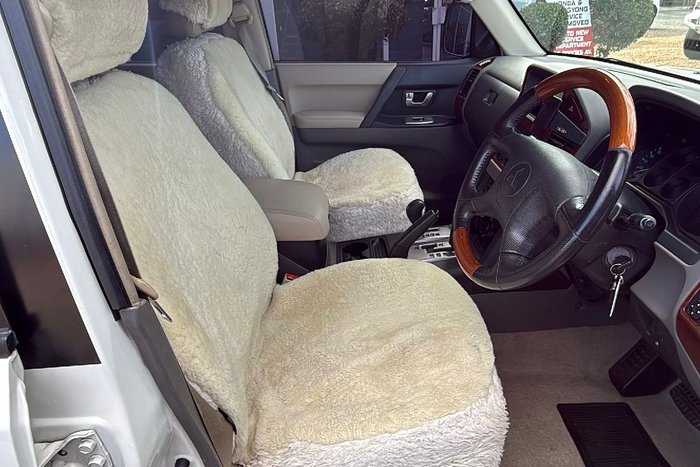 2004 Mitsubishi Pajero GLS