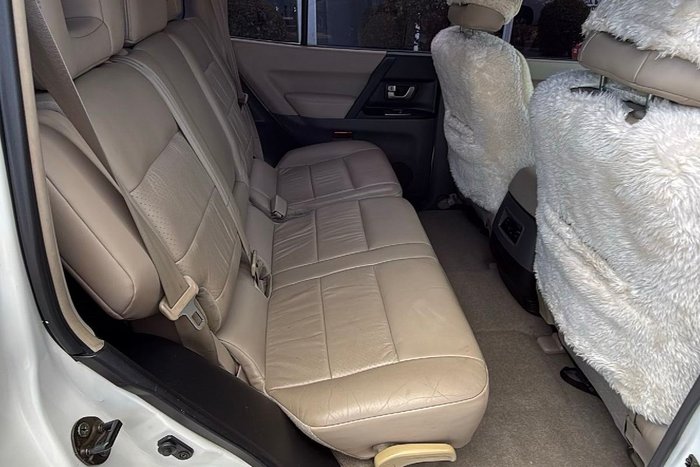 2004 Mitsubishi Pajero GLS