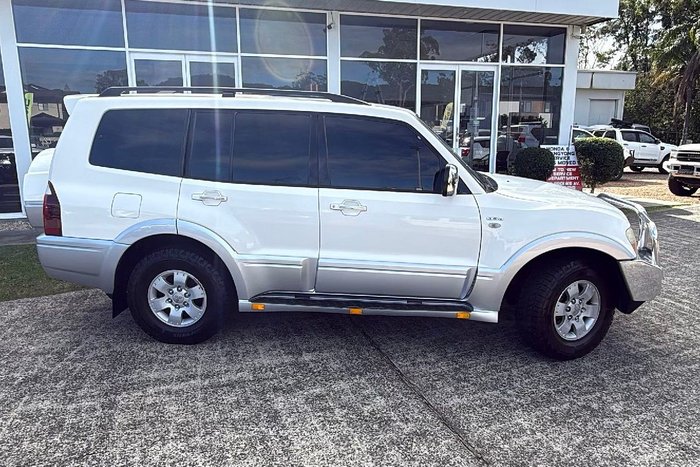 2004 Mitsubishi Pajero GLS