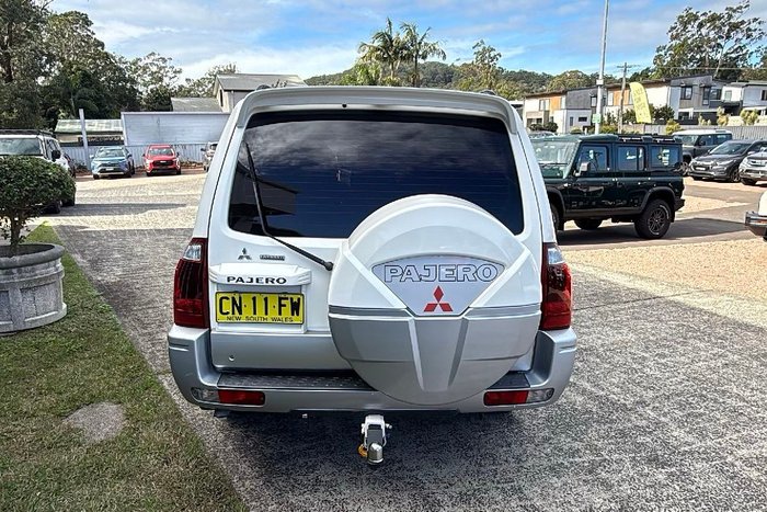 2004 Mitsubishi Pajero GLS