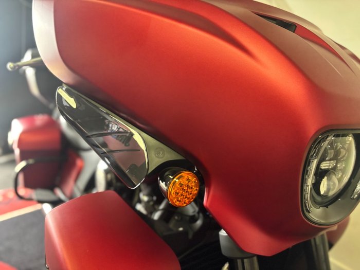 2025 Indian ROADMASTER DARK HORSE Sunset Red