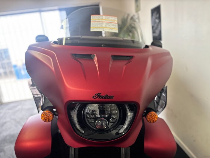 2025 Indian ROADMASTER DARK HORSE Sunset Red