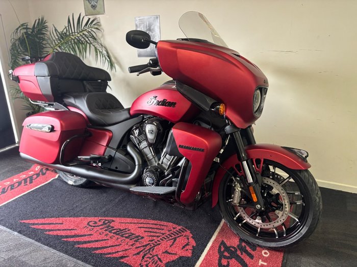 2025 Indian ROADMASTER DARK HORSE Sunset Red
