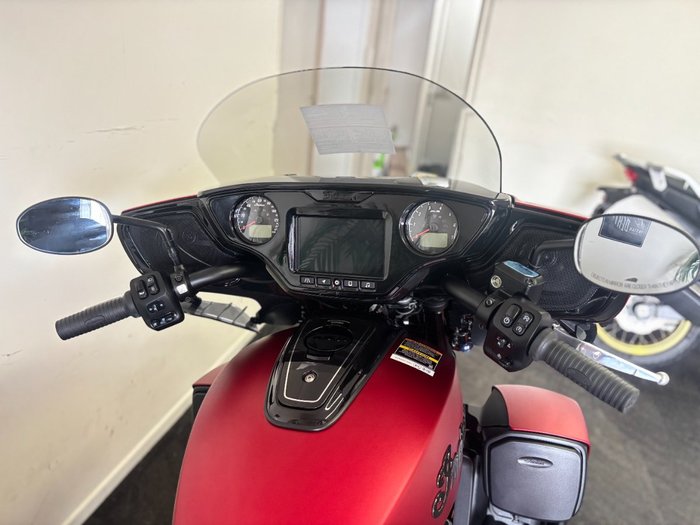 2025 Indian ROADMASTER DARK HORSE Sunset Red