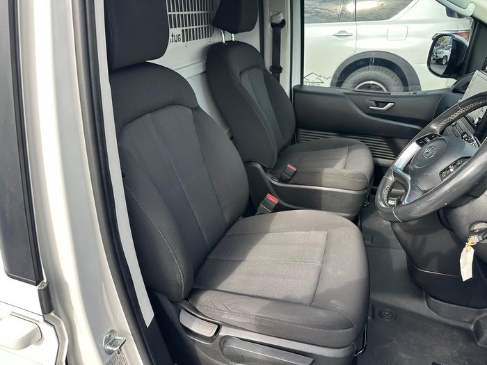2021 Hyundai STARIA LOAD US4.V1 MY22 Creamy White
