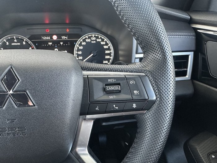 2023 Mitsubishi Outlander Black Edition