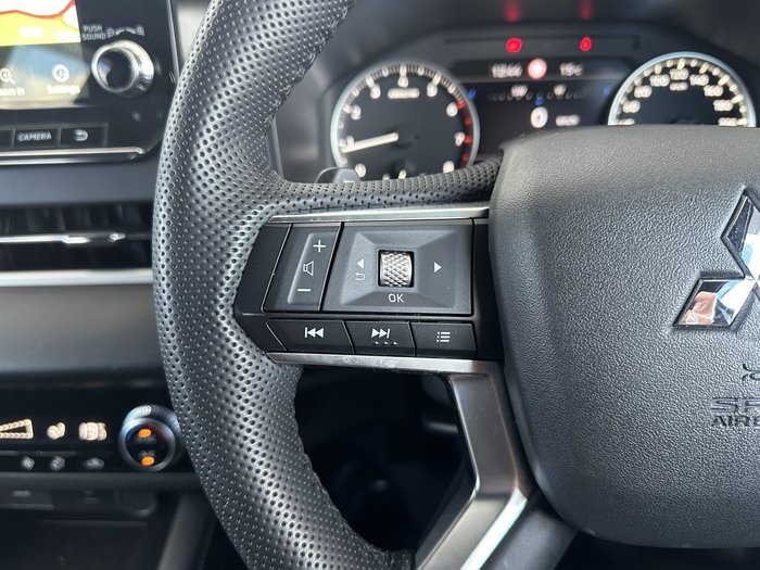 2023 Mitsubishi Outlander Black Edition