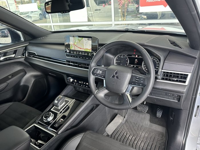 2023 Mitsubishi Outlander Black Edition