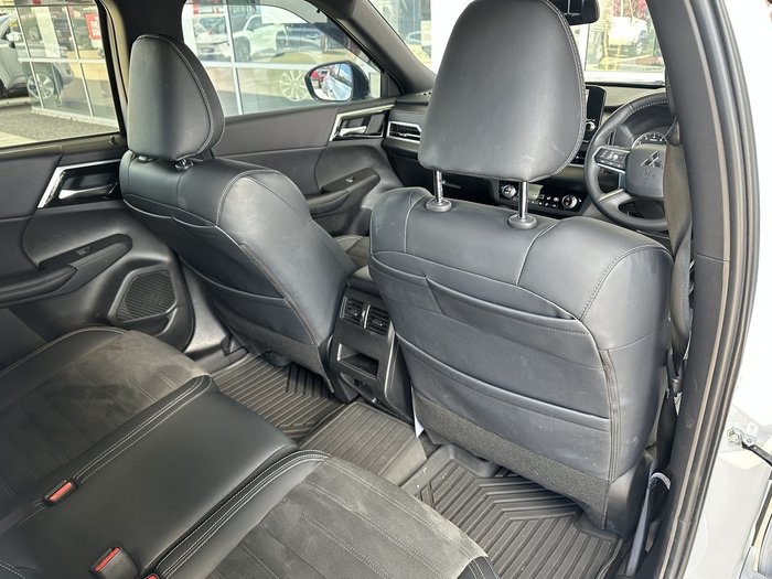 2023 Mitsubishi Outlander Black Edition