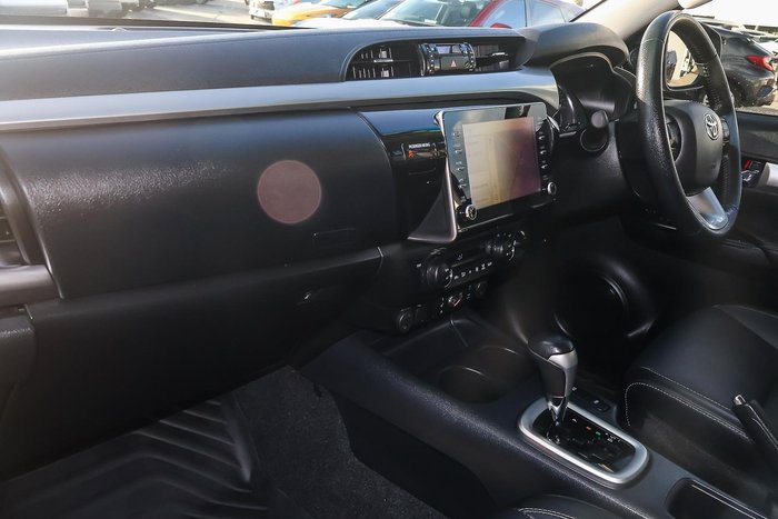 2023 Toyota Hilux SR5
