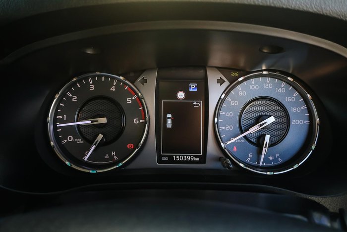 2023 Toyota Hilux SR5