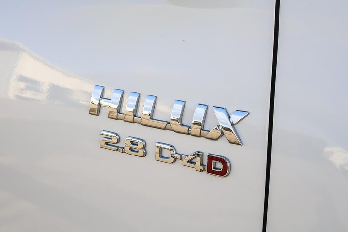 2023 Toyota Hilux SR5