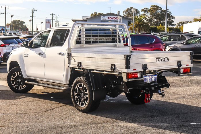 2023 Toyota Hilux SR5