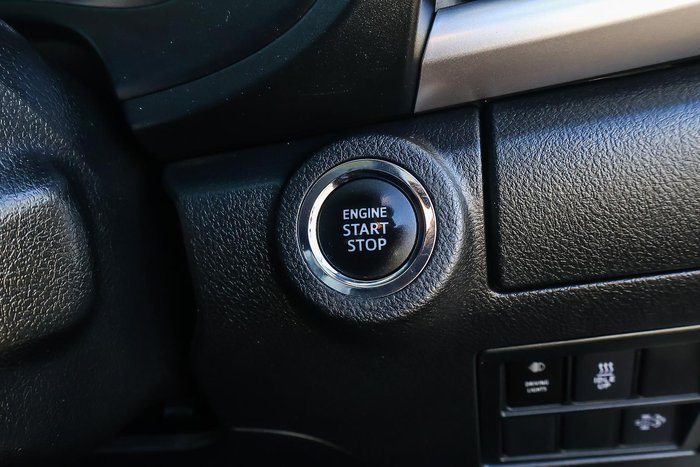 2023 Toyota Hilux SR5
