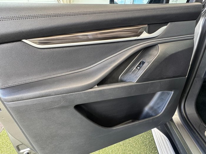 2023 LDV D90 Executive
