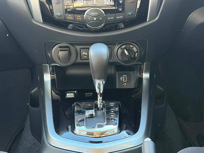 2023 Nissan Navara ST-X