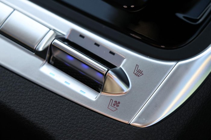 2025 Kia Carnival GT-Line HEV
