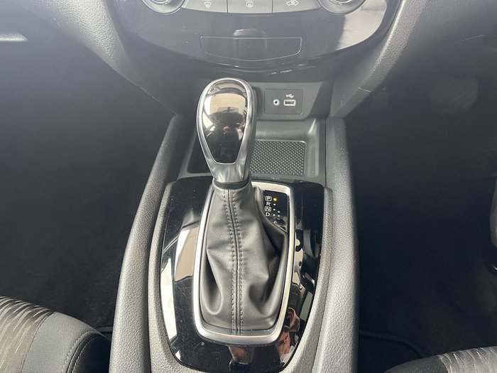 2022 Nissan X-TRAIL ST