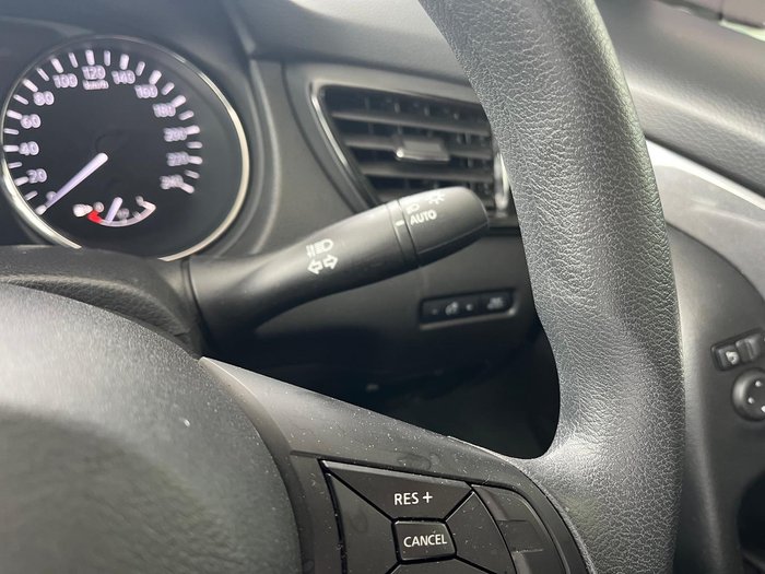 2022 Nissan X-TRAIL ST