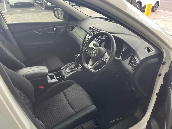 2022 Nissan X-TRAIL ST