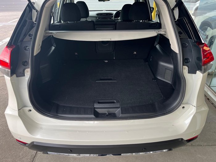 2022 Nissan X-TRAIL ST