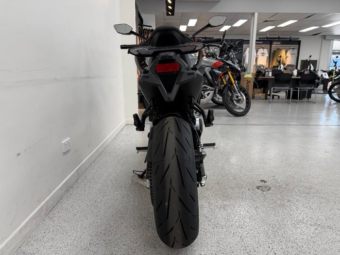 2025 CFMOTO 675 NK grey