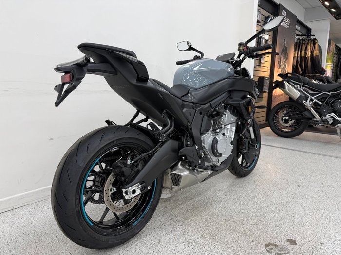 2025 CFMOTO 675 NK grey