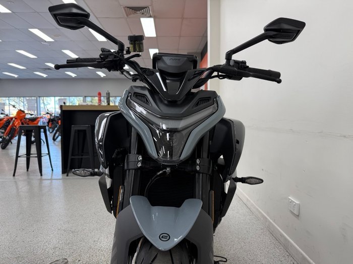 2025 CFMOTO 675 NK grey