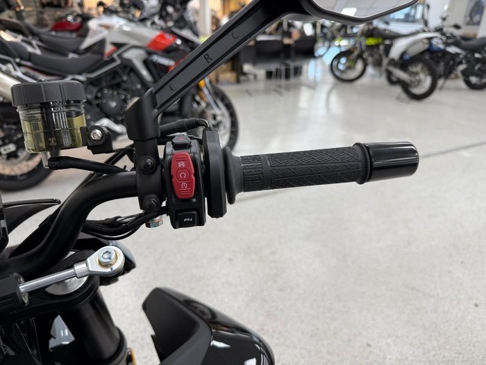 2025 CFMOTO 675 NK grey