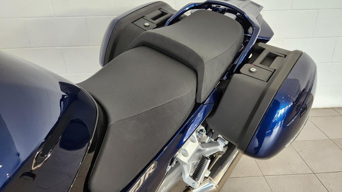 2025 Yamaha FJR1300AE FJR Blue