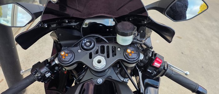 2020 Yamaha YZF-R1 BLACK