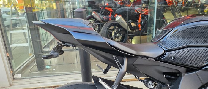 2020 Yamaha YZF-R1 BLACK