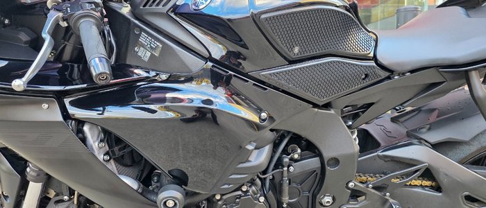 2020 Yamaha YZF-R1 BLACK