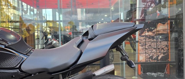 2020 Yamaha YZF-R1 BLACK