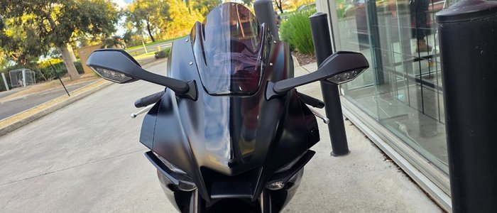 2020 Yamaha YZF-R1 BLACK