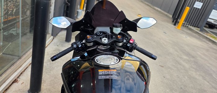 2020 Yamaha YZF-R1 BLACK