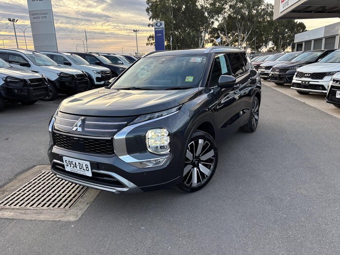 2025 Mitsubishi Outlander Exceed