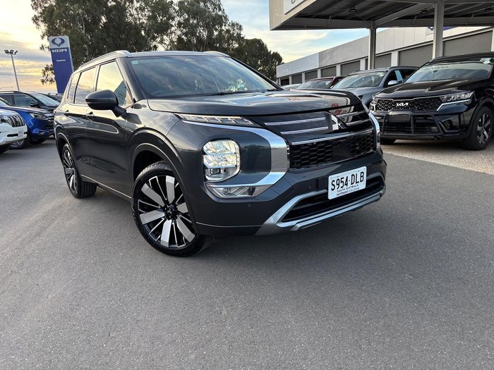 2025 Mitsubishi Outlander Exceed
