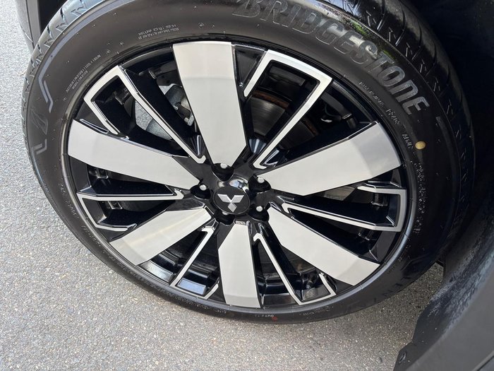 2025 Mitsubishi Outlander Exceed