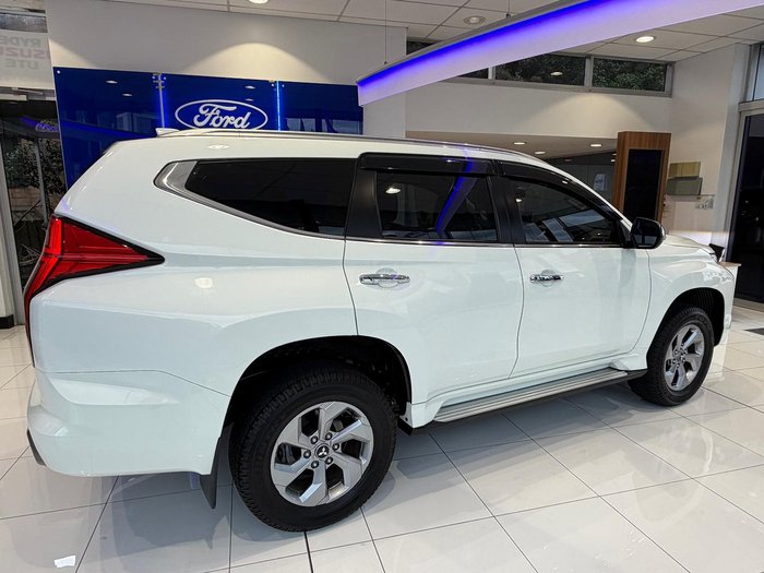 2024 Mitsubishi Pajero Sport GLX