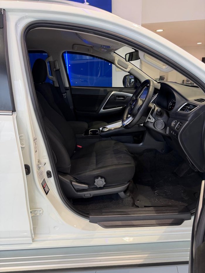 2024 Mitsubishi Pajero Sport GLX