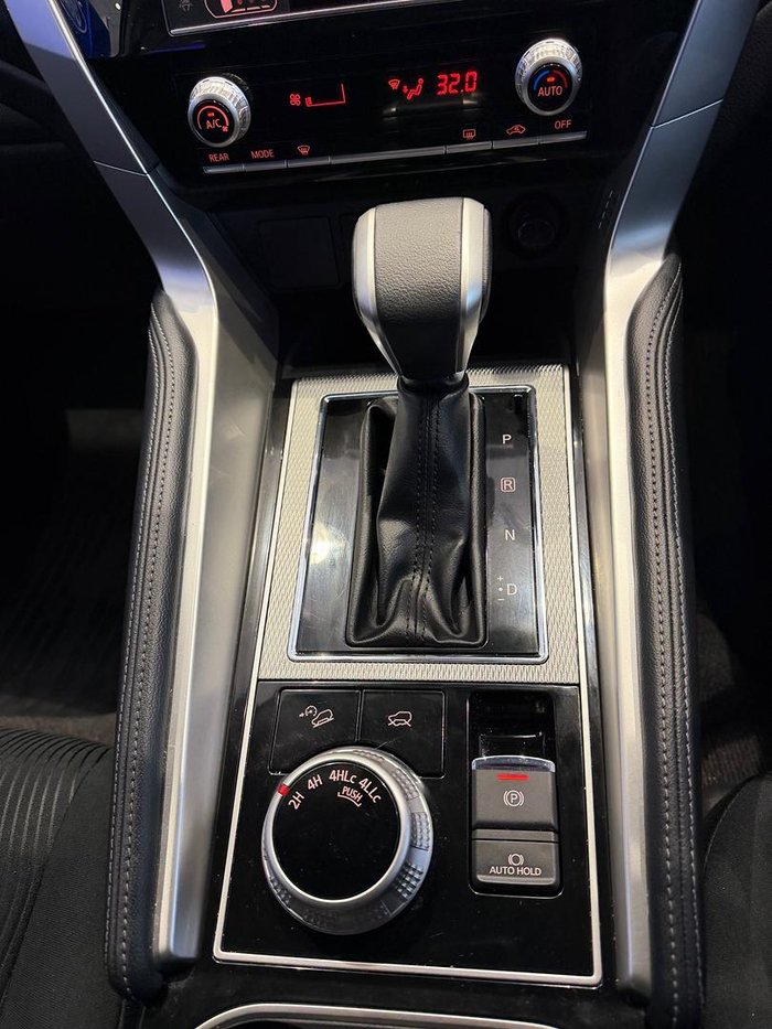 2024 Mitsubishi Pajero Sport GLX