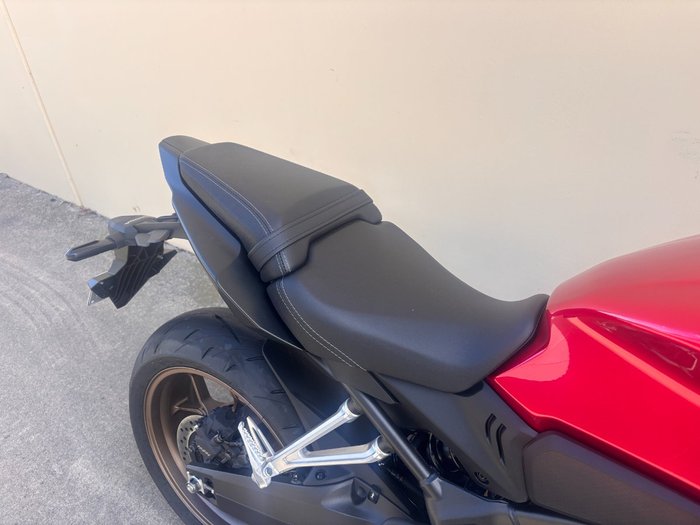 2025 Honda CB650R EXTREME RED