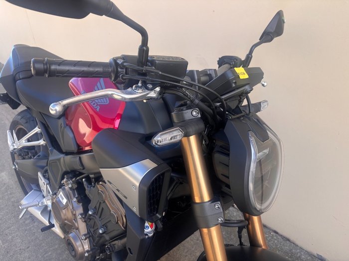 2025 Honda CB650R EXTREME RED
