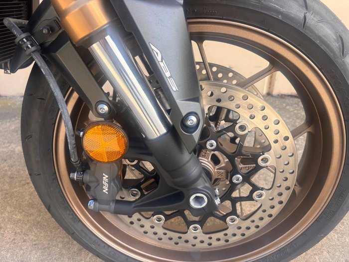 2025 Honda CB650R EXTREME RED