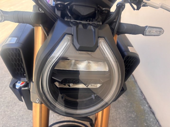 2025 Honda CB650R EXTREME RED