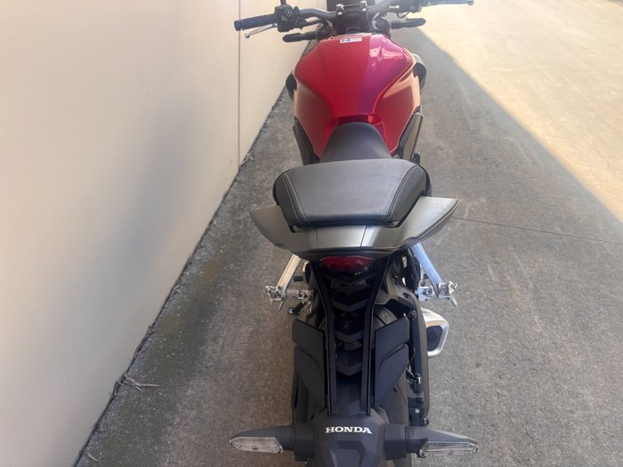 2025 Honda CB650R EXTREME RED